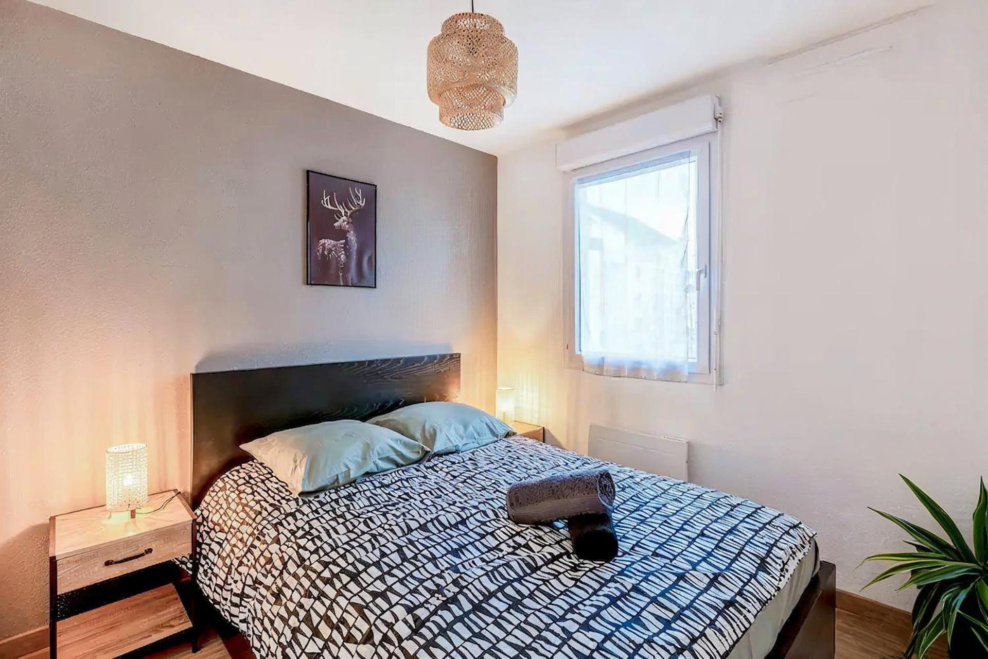 Superbe Appartement - Parking Gratuit - 4 Personnes شامبيري المظهر الخارجي الصورة